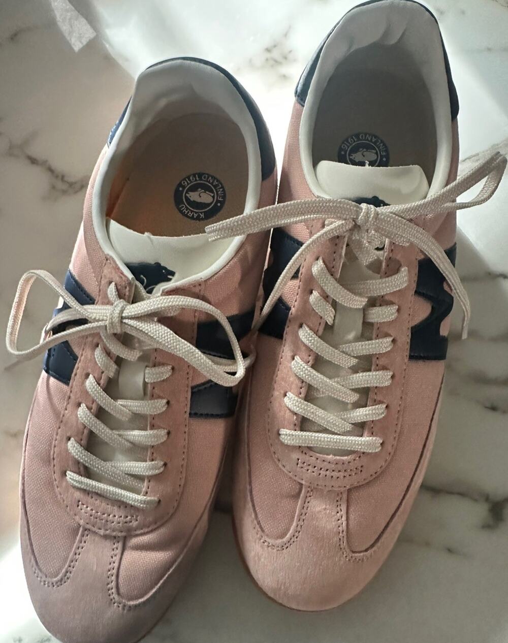 Karhu Womens Mestari Trainer Cameo Rose / Dress Blues EUC US 8.5 UK 7.5